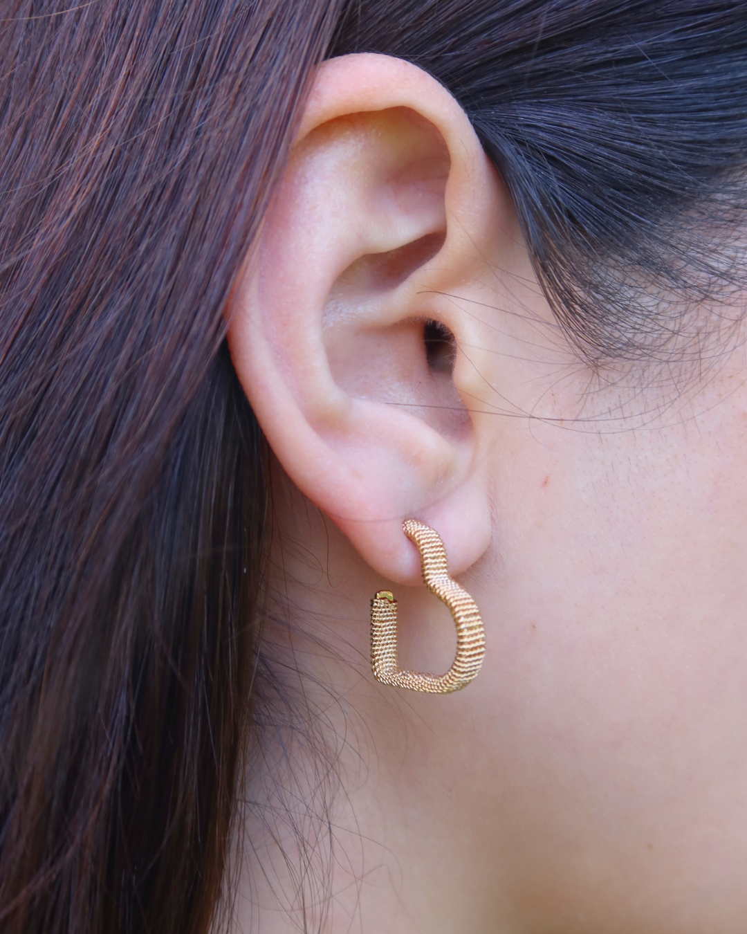 Amor Wire Hoop