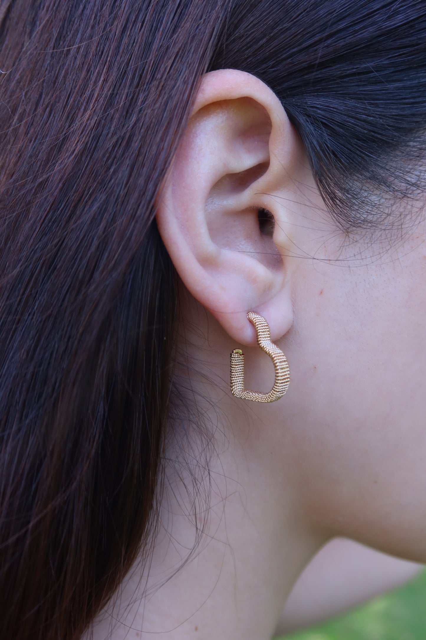 Amor Wire Hoop